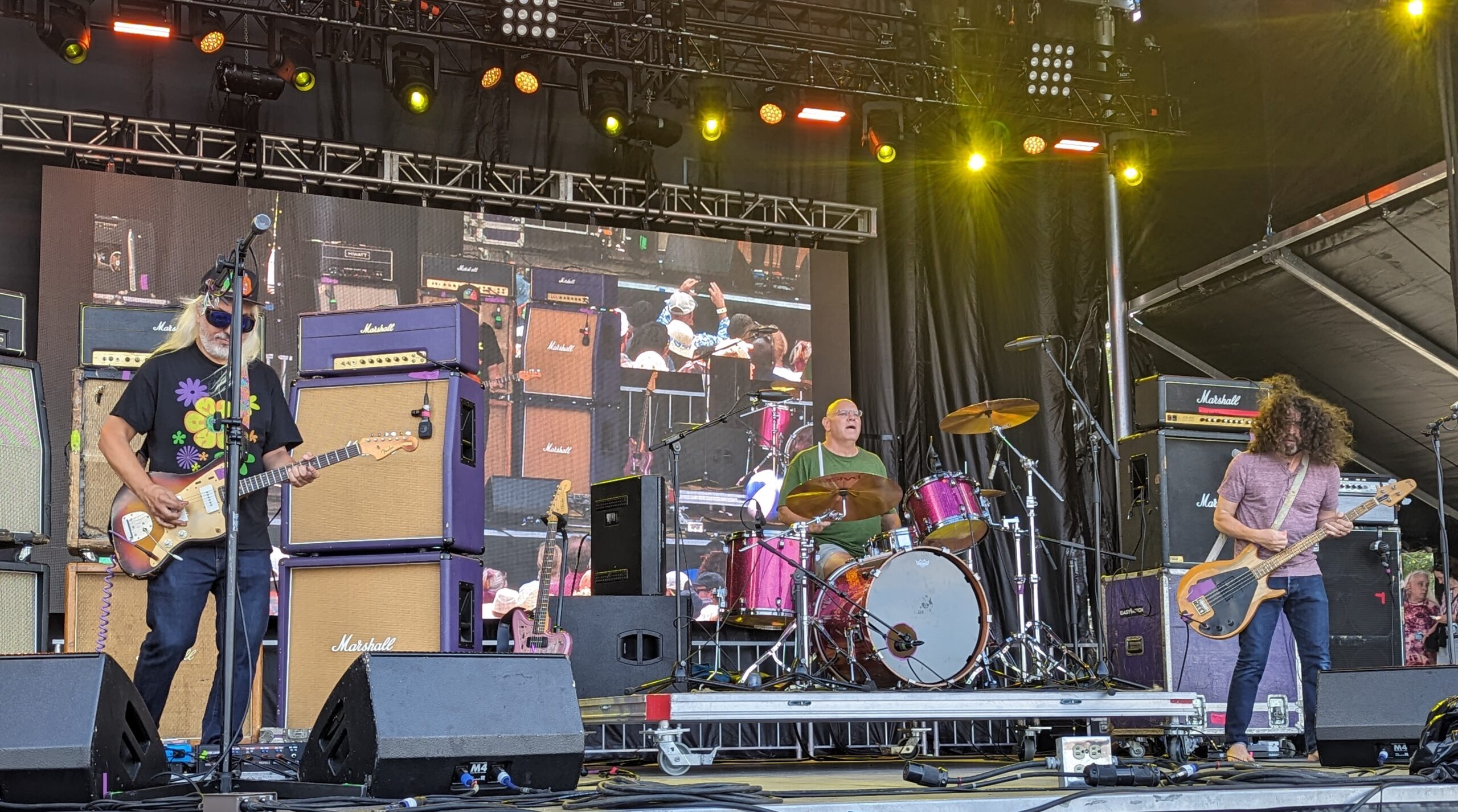 Dinosaur Jr on stage at Beach Road Weekend