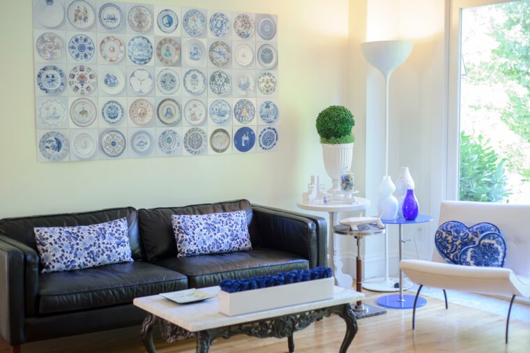 Black Sofa in Sitting Room